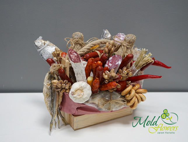 Wooden Box with Sausages and Beer (made to order, 2 days) photo